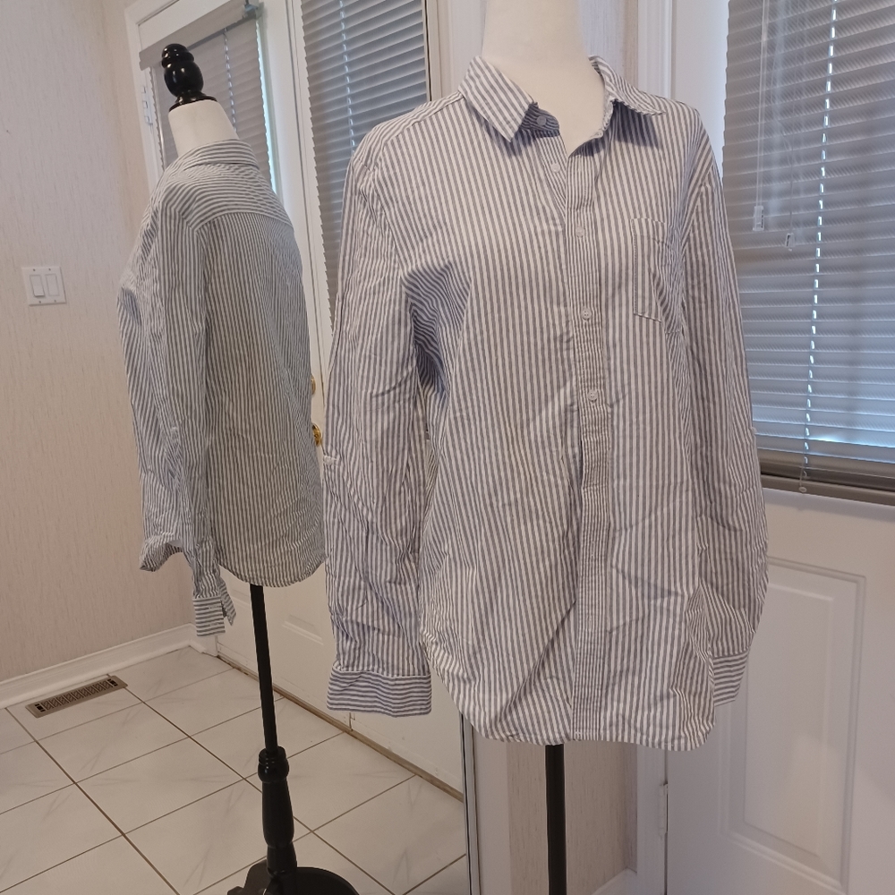 $4 Add-on White & Light Blue Striped Shirt - Size Large